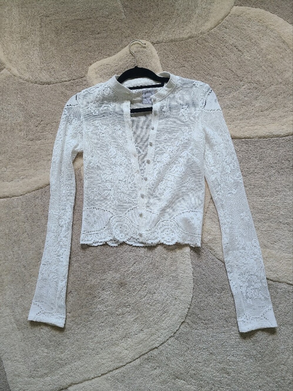 With Jéan Belinda Top - White lace cropped button up shirt - Size small